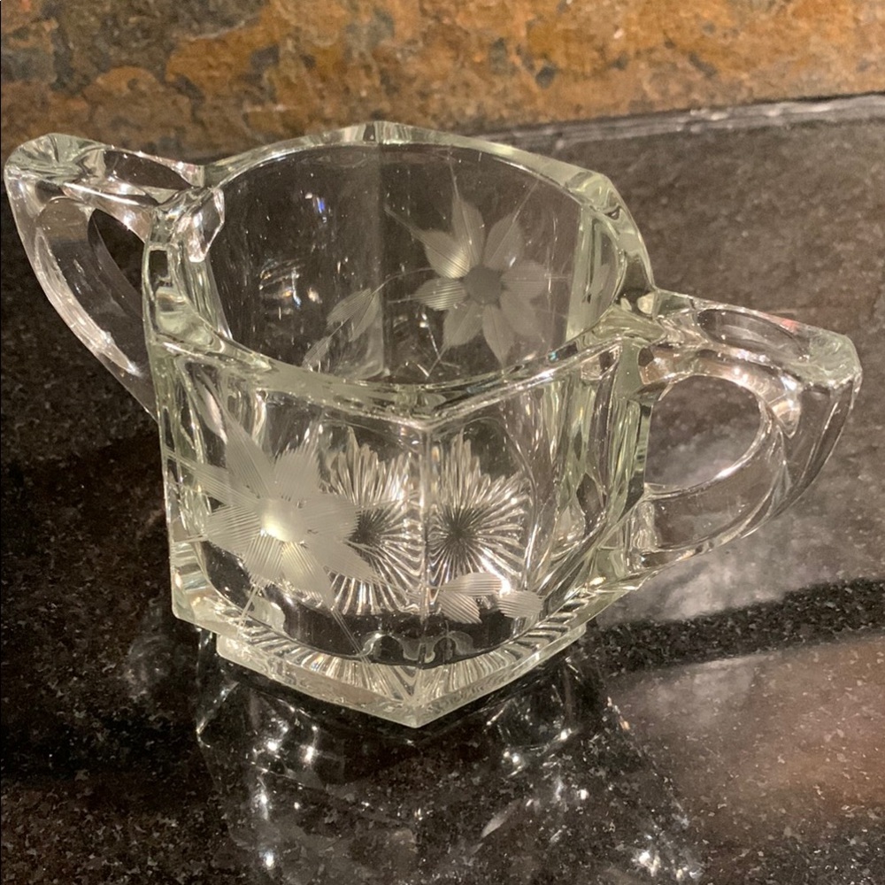 Vintage Etched Daisy/Floral Design Clear Glass Sugar Bowl - Picture 5 of 10